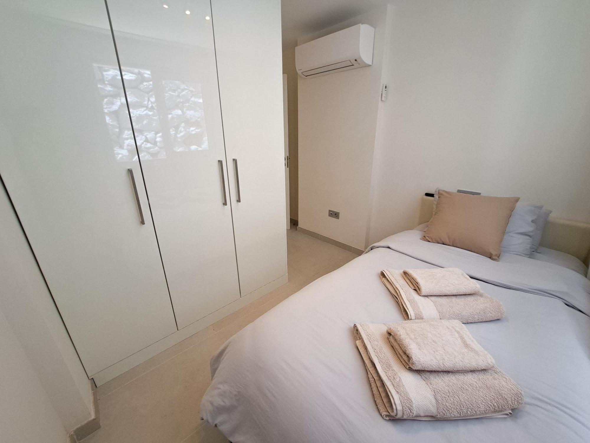 Azure Sky Villa - Panoramic Ocean View, Luxury, San Eugenio アデヘ エクステリア 写真